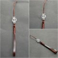 茶　革ひもストラップ　四神　白虎　水晶　14mm　　品番：7024