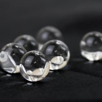 片穴ビーズ　水晶　丸　8mm【バラ売り】品番：9683