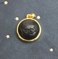 オブシディアン使用★星座のペンダントトップ　かに座(GL枠)　　品番： 9417