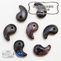 【日本銘石】勾玉　牡丹石　赤　〈北海道〉　小　約20mm×13mm　品番：12052