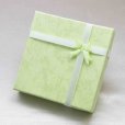画像1: 【現品限り】プレゼント　ギフト　ボックス　レディース　リボン付き　ペーパーボックス　紙箱　グリーン　緑　　品番：12101 (1)