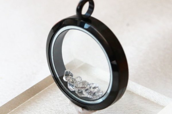 画像2: ペンダントトップ　ハーキマーダイヤモンド　ブラック　夢見の石　さざれ　夢を現実化　出産のお守り　品番：12341