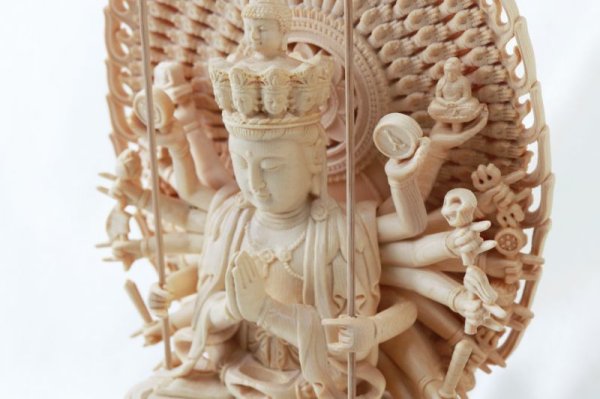 画像4: 置物　木彫り　八尊仏　千手観音菩薩（せんじゅかんのんぼさつ）サハスラブジャ　信仰　菩薩　千の手　ヒノキ　檜　品番：12509