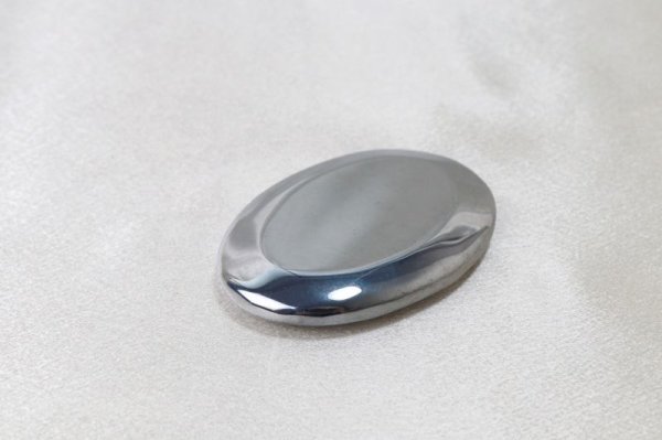 画像2: テラヘルツ　鉱石製　マッサージかっさ　約6.2×4.3cm　オーバル　卵型　楕円　健康　美容　ヒーリング　　品番：12542