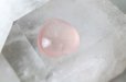 画像3: 一粒売り　ローズクォーツ　ハート型　穴あり　ピンク　変形ビーズ　天然石　パーツ　品番： 12954