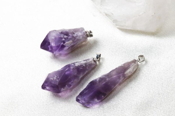 画像5: 【自社製アクセサリー10点以上でクーポン使用後30％OFF対象商品（クーポン番号：AC30）】ペンダントトップ　レーザーアメジスト　癒し　浄化　2月　誕生石　天然石　品番：13023