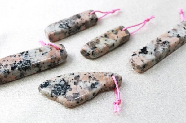 画像4: 【日本銘石】ペンダントトップ ピンクロイヤルマイカイト 〈岡山県〉 ピンク 可愛らしさ 若さ 新しい事へのチャレンジ 品番:13293