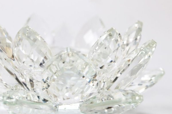 画像2: クリスタルガラス　蓮花台　お皿　小サイズ　カラー無し(透明)　風水　置物　彫り物　品番：13308