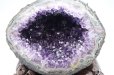 画像2: 置物　ハイクオリティー　アメジストドーム　約22×18×18cm　ウルグアイ産　紫　パープル　風水　運気　金運　財運　2月誕生石　パワーストーン　【一点物】　品番：13393 (2)