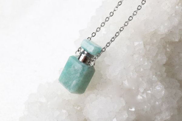 画像3: ミニ香水瓶　ネックレス　アマゾナイト　角型　シルバー　持ち歩き　希望の石　行動の石　品番：12865