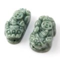 天然石パーツ　翡翠　貔貅　2個入り　セット　ヒキュウ　風水　財運　金運　財福　品番：7274