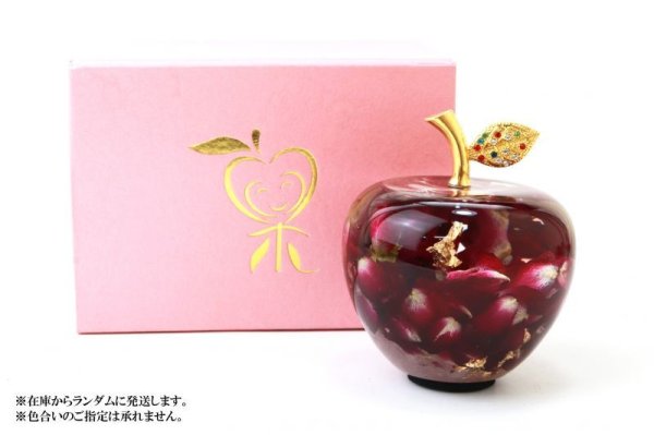 画像6: 置物　プリンセスアップル　ワインカラー　ローズクォーツ　さざれ石入り　金箔　国産バラ　ドライフラワー　 風水　開運　幸福　幸運　品番： 13862