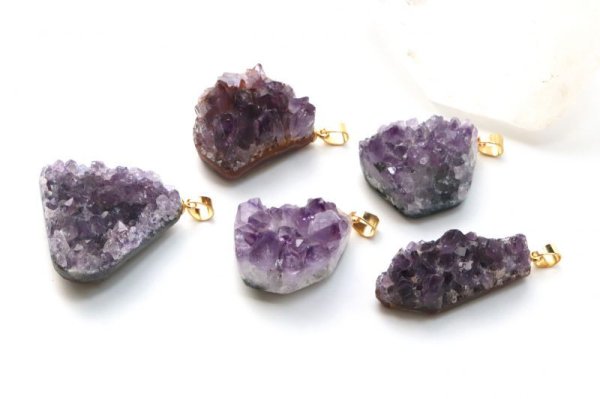 画像4: ペンダントトップ　アメジスト原石　ゴールド　中　ウルグアイ、ブラジル産　品番： 13950