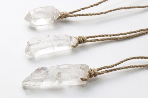 画像4: ネックレス　水晶ポイント　大　紐付き　ライトブラウン　原石ペンダント　浄化　エネルギー　天然石　品番：13967