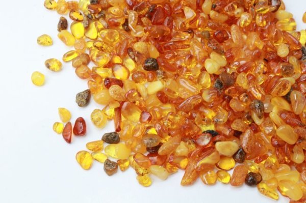 画像3: さざれ　天然アンバー　10g　リトアニア産　魔除け　前向き　守護石　希少性　エネルギー　パワーストーン　レア　品番：14073