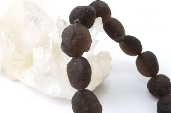 画像4: ブレス　コロンビアナイト　タンブル型　強いエネルギー　火山性天然ガラス　コロンビア産　万能の癒し　ストレス解消　免疫の強化　品番：14177