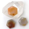 ペンダントトップ　メノウ　六芒星　穴あき　マダガスカル産　魔除け　籠目紋　天然石　品番： 14364