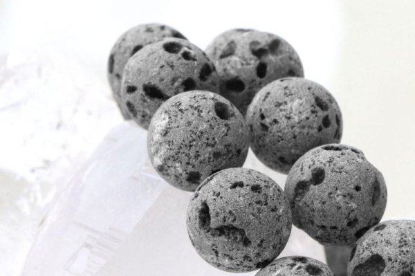 画像3: 【日本銘石】ブレス　三島古富士溶岩　〈静岡県〉　12mm　運気向上　エネルギー上昇　健康　古代のエネルギー　※ポイント対象外　品番：14407