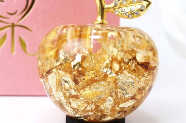 画像3: 置物　黄金のリンゴ　ミニサイズ　中国製　金箔　 風水　開運　幸福　幸運　金運　運気上昇　幸運のアップル　彫り物　品番： 14675