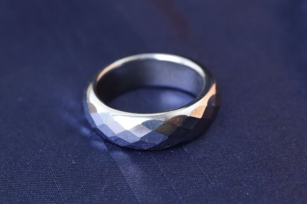 画像2: テラヘルツ　リング　指輪　表面カット加工　ユニセックスデザイン　約27号〜27.5号　品番： 14686