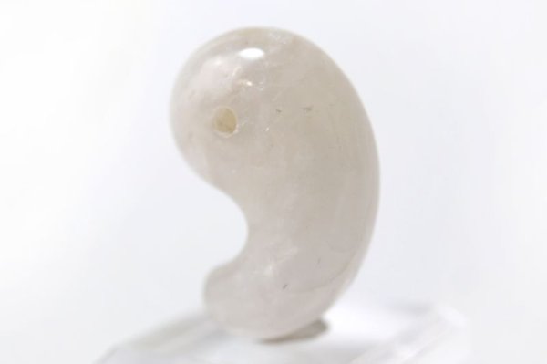 画像3: 【日本銘石】勾玉　静岡水晶　〈静岡県〉　白　大　約30mm　霊石　浄化　厄除け　品番：15032