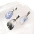 【自社製アクセサリー10点以上でクーポン使用後30％OFF対象商品（クーポン番号：AC30）】ペンダントトップ　デュモルチェライトインクォーツ　真鍮　ブラジル産　日本製　集中力　洞察力　良縁　ジュエリー　天然石　品番：15107