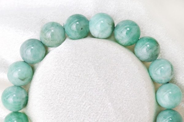 画像5: ブレス　エメラルド　丸　約10.5mm　ブラジル産　芸術的才能の開花　5月誕生石　天然石　品番： 15206