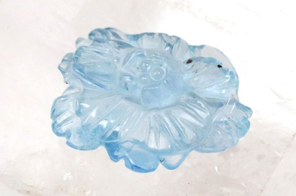 画像3: 天然石パーツ　アクアマリン　花彫り　ブレス用　横穴　貫通穴　幸福　愛情　ブルー　ビーズ　彫刻パーツ　天然石　品番：15288