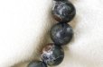 画像2: 【日本銘石】ブレス　五色さざれ石　〈高知県〉　約8mm　浄化　魔除け　災い除け　天然石　品番：15325 (2)