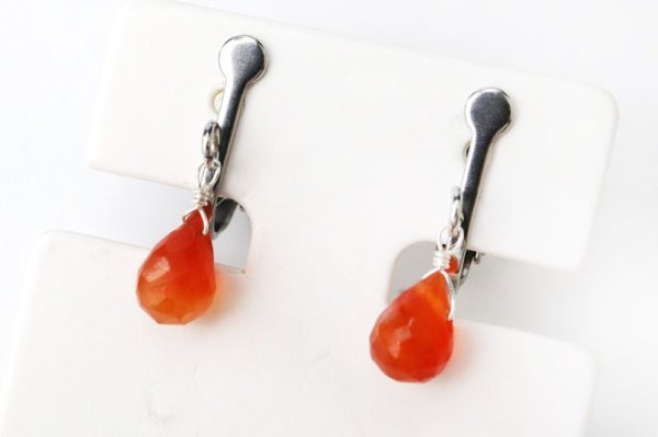 画像3: 【自社製アクセサリー10点以上でクーポン使用後30％OFF対象商品（クーポン番号：AC30）】イヤリング　カーネリアン　ドロップカット　ネジ巻式　シルバー　SV　インド産　日本製　癒し　守護　健康　ジュエリー　天然石　品番：7673