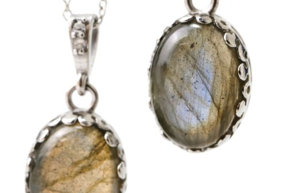 画像6: 【自社製アクセサリー10点以上でクーポン使用後30％OFF対象商品（クーポン番号：AC30）】ペンダントトップ　ラブラドライト　オーバル　約16×12mm　ステンレス　マダガスカル産　日本製　自由　夢　ヒーリング　ジュエリー　天然石　品番：15370