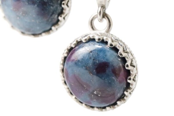 画像3: 【自社製アクセサリー10点以上でクーポン使用後30％OFF対象商品（クーポン番号：AC30）】ペンダントトップ　ルビーサファイアインカイヤナイト　丸型　約14mm　インド産　日本製　希少　情熱的　ヒーリング　ジュエリー　天然石　※ポイント付与対象外　品番：15385