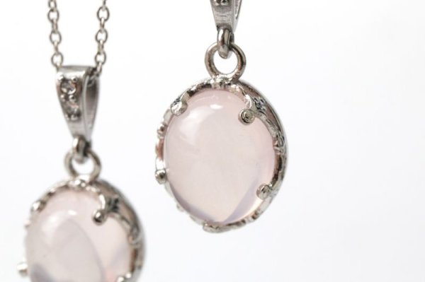 画像3: 【自社製アクセサリー10点以上でクーポン使用後30％OFF対象商品（クーポン番号：AC30）】ペンダントトップ　ローズクォーツ　オーバル　約12×9mm　ステンレス　マダガスカル産　日本製　恋愛　美しさ　ジュエリー　天然石　品番：15401