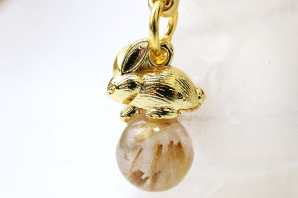 画像3: 2023年　干支ストラップ　卯（うさぎ）　ルチルクォーツ　ウサギ　安全　飛躍　向上　金運　仕事運　十二支　お守り　天然石　品番： 9033