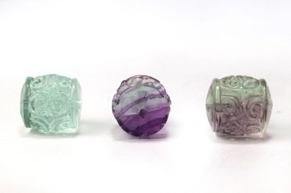 画像8: 置物　ミニ彫り物　フローライト　ルールートン如意　（貫通穴） 1個　人間の情緒　社交性　喜び　癒し　浄化　天然石　品番： 15460