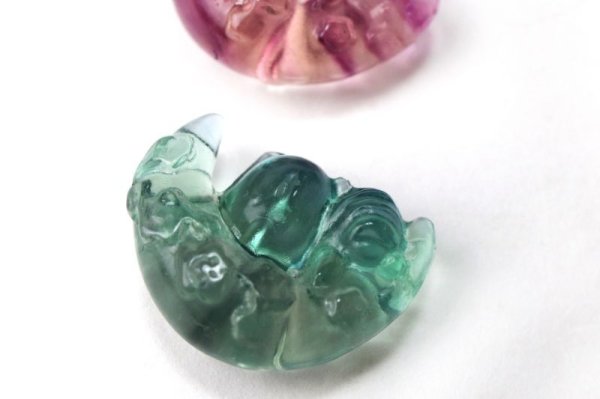 画像5: 置物　ミニ彫り物　フローライト　月狐　1個　金運　運気　女性らしさ　優しさ　癒し　浄化　天然石　品番： 15462