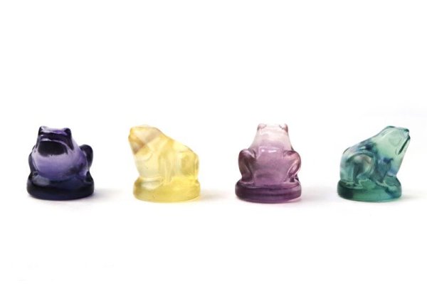 画像5: 置物　ミニ彫り物　フローライト　カエル　1個　蛙　安全　開運　幸運　お守り　癒し　浄化　天然石　品番： 15463