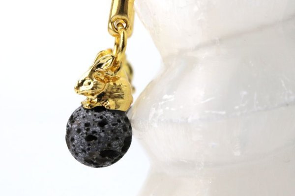 画像3: 【日本銘石】干支ストラップ　富士溶岩　〈静岡県〉　卯（うさぎ）　運気上昇　幸運　金運　富士信仰　地球のエネルギー放出　健康　十二支　お守り　※ポイント対象外　品番：15474