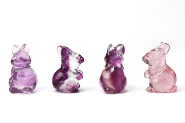 画像3: 置物　フローライト　ウサギ型　1個　ランダム発送　干支　卯　ラビット　癒し　浄化　彫り物　天然石　品番： 7396
