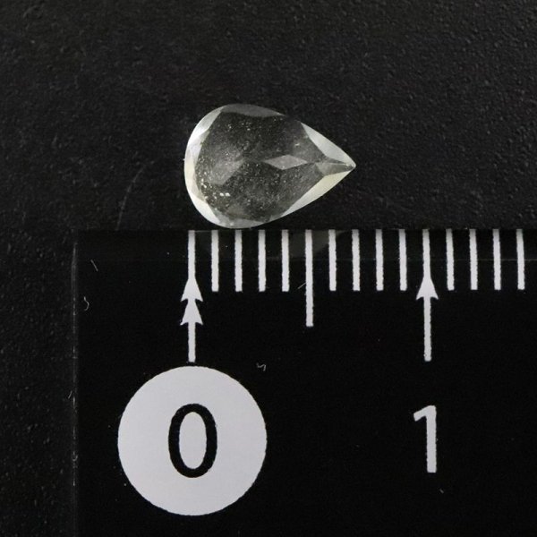 画像3: 【現品限り】　ルース　リビアングラス　ペアシェイプカット　0.55ct　約5x7mm　リビア砂漠産　ポジティブ　直感力　ヒーリング　ジュエリー　天然石　品番： 15746