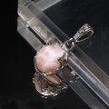 【自社製アクセサリー10点以上でクーポン使用後30％OFF対象商品（クーポン番号：AC30）】ペンダントトップ　トムソナイト　インドネシア産　オーバルカット　約10×12mm　ケース付き　ステンレス　日本製　パワーストーン　天然石　※ポイント対象外　品番：15991