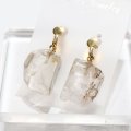 【自社製アクセサリー10点以上でクーポン使用後30％OFF対象商品（クーポン番号：AC30）】【現品限り】イヤリング　ザギマウンテンクォーツ　ネジバネ式　パキスタン産　ステンレス　ゴールド　日本製　浄化　活力　パワーストーン　天然石　品番：16134