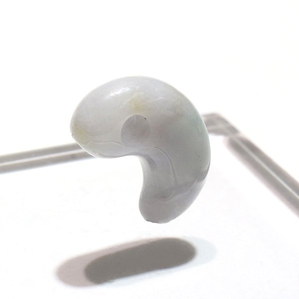 画像3: 【現品限り】【日本銘石】勾玉　糸魚川翡翠＜新潟県＞　ラベンダー　約18mm　　小滝産　桐箱入り　穴あき　日本製　国石　安定　平穏　慈悲　智恵　パワーストーン　天然石　品番：16315