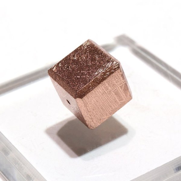 画像1: バラ石　ギベオン＜ナミビア産＞　ピンクゴールド　正方形　約12mm　穴あき　一粒売り　宇宙のパワー　隕石　パワーストーン　天然石　品番：16557