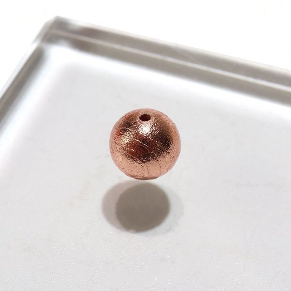 画像4: 【現品限り】バラ石　ギベオン＜ナミビア産＞　ピンクゴールド　丸　約7.8mm　穴あき　一粒売り　宇宙のパワー　隕石　パワーストーン　天然石　品番：16550