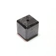 画像2: バラ石　ギベオン＜ナミビア産＞　ブラック　正方形　約12mm　穴あき　一粒売り　宇宙のパワー　隕石　パワーストーン　天然石　品番：16558 (2)