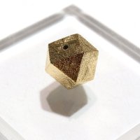 バラ石　ギベオン＜ナミビア産＞　ゴールド　カット　約10mm　穴あき　一粒売り　宇宙のパワー　隕石　パワーストーン　天然石　品番：16560