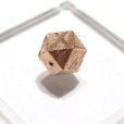 画像1: バラ石　ギベオン＜ナミビア産＞　ピンクゴールド　カット　約10mm　穴あき　一粒売り　宇宙のパワー　隕石　パワーストーン　天然石　品番：16561 (1)