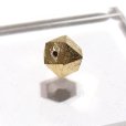画像1: バラ石　ギベオン＜ナミビア産＞　ゴールド　カット　約8mm　穴あき　一粒売り　宇宙のパワー　隕石　パワーストーン　天然石　品番：16608 (1)
