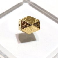 バラ石　ギベオン＜ナミビア産＞　ゴールド　カット　約8×12mm　穴あき　一粒売り　宇宙のパワー　隕石　パワーストーン　天然石　品番：16611